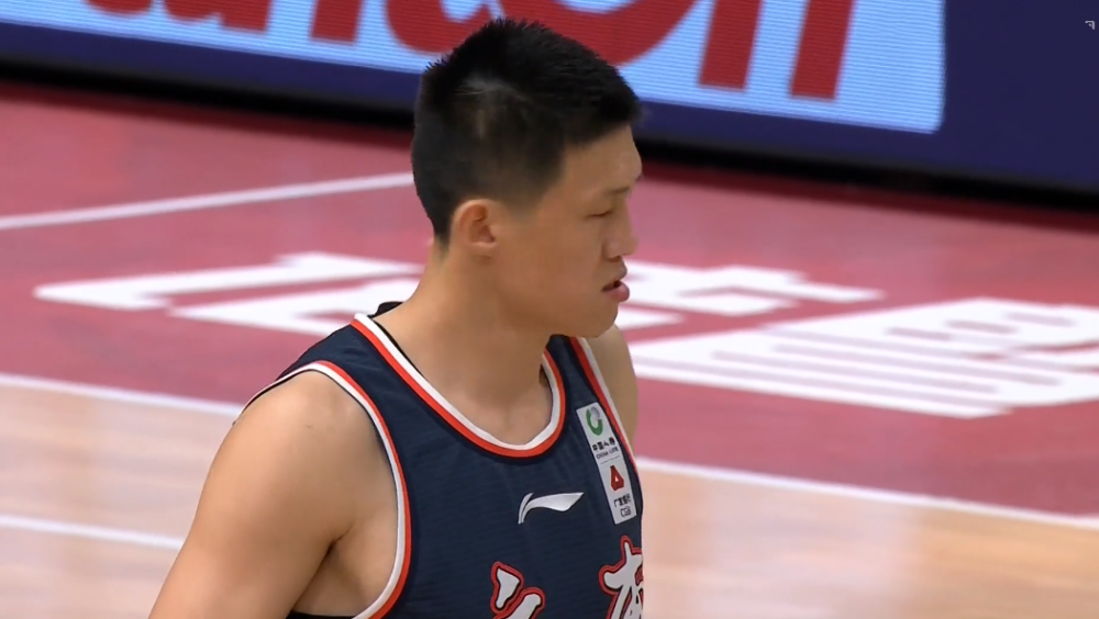 关于里程碑夜！西汉姆手感冰凉，全明星赛赛前刷纪录，质疑声仍在，轮换策略成焦点的信息-爱游戏